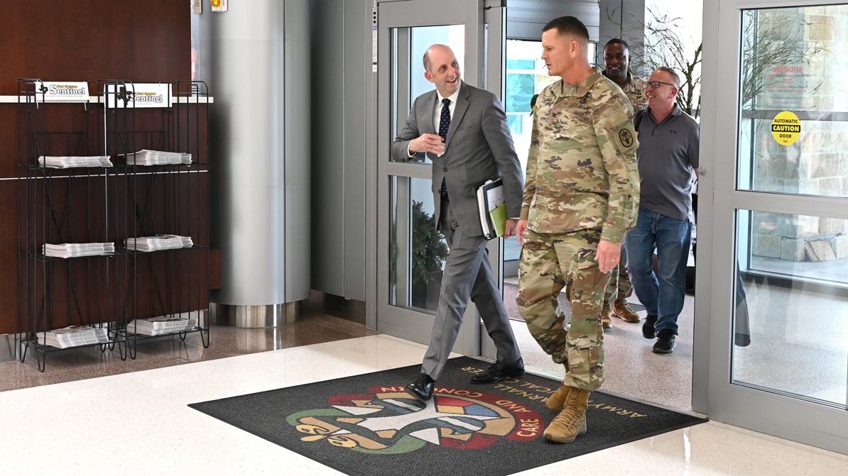 Carl R. Darnall Army Medical Center Commander, Col. Garrick Cramer and Command Sgt. Maj. James Brown welcomed the acting Assistant Secretary of Defense - Health Affairs, Dr. Stephen Ferrara, to a visit at the Carl R. Darnall Army Medical Center 17 April.