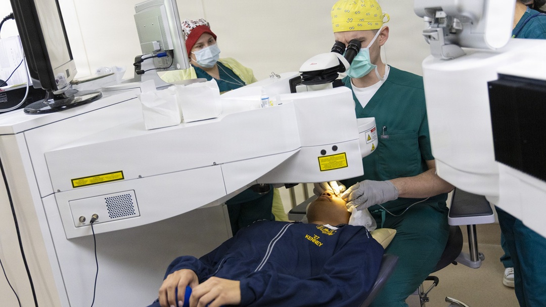 U.S. Army Capt. Bryan Allen and a team of technicians perform LASIK surgery at the Refractive Surgery Center at Walter Reed National Military Medical Center in Bethesda, Maryland. The center provides state-of-the-art laser vision correction to help active-duty service members, midshipmen and cadets from West Point and the U.S. Coast Guard Academy reduce their dependence on glasses and contact lenses. (DOW photo by Ricardo J. Reyes)