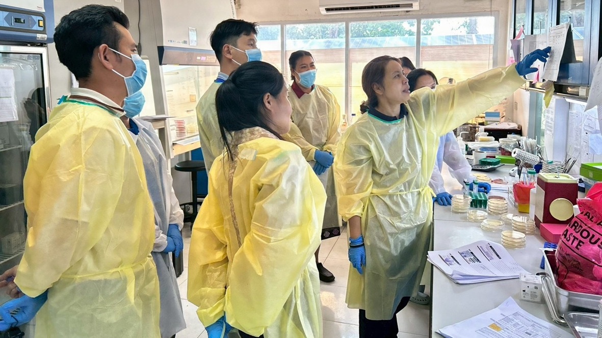 WRAIR-AFRIMS provides antimicrobial resistance training to Lao collaborators