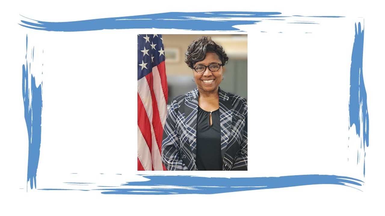 Develyn Lewis headshot